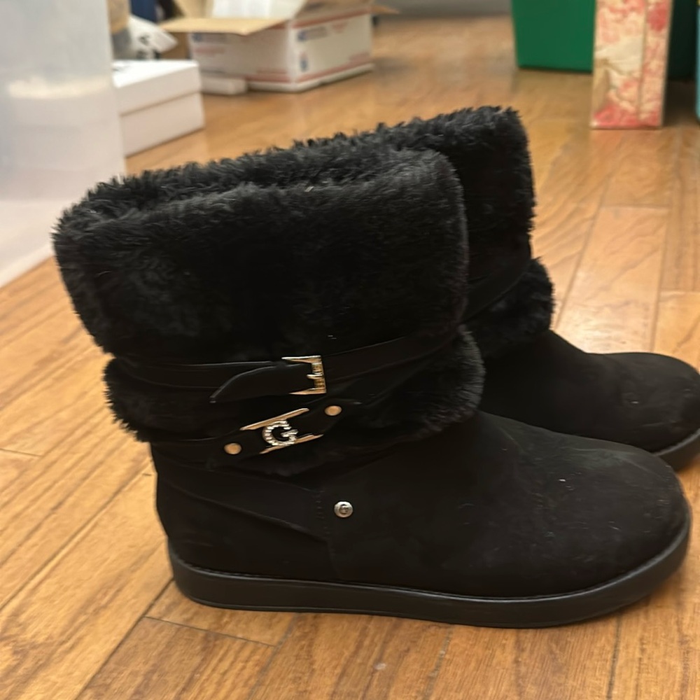 Perfect condition suede Guess fur top boots. Super comfy and warm!